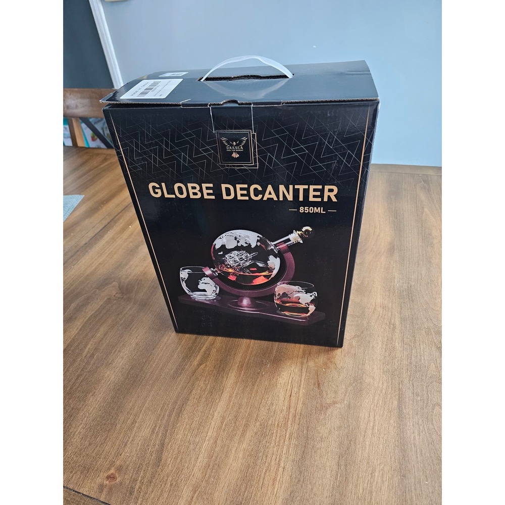 Globe Decanter with 2 Glasses NIB